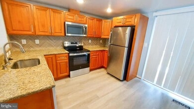 8709 Ravenglass Way in Gaithersburg, MD - Building Photo - Building Photo