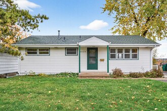 3953 Arthur St NE in Minneapolis, MN - Building Photo - Building Photo