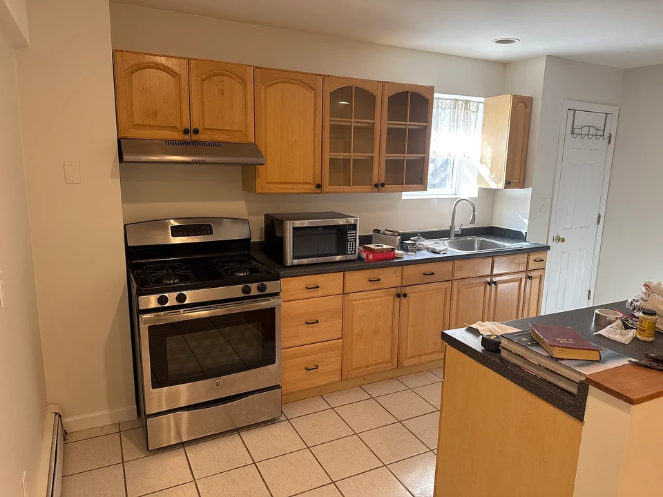 20 Iroquois Rd in Yonkers, NY - Building Photo