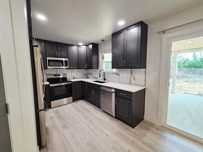 9 Valley Ln in Goshen, OH - Building Photo - Building Photo