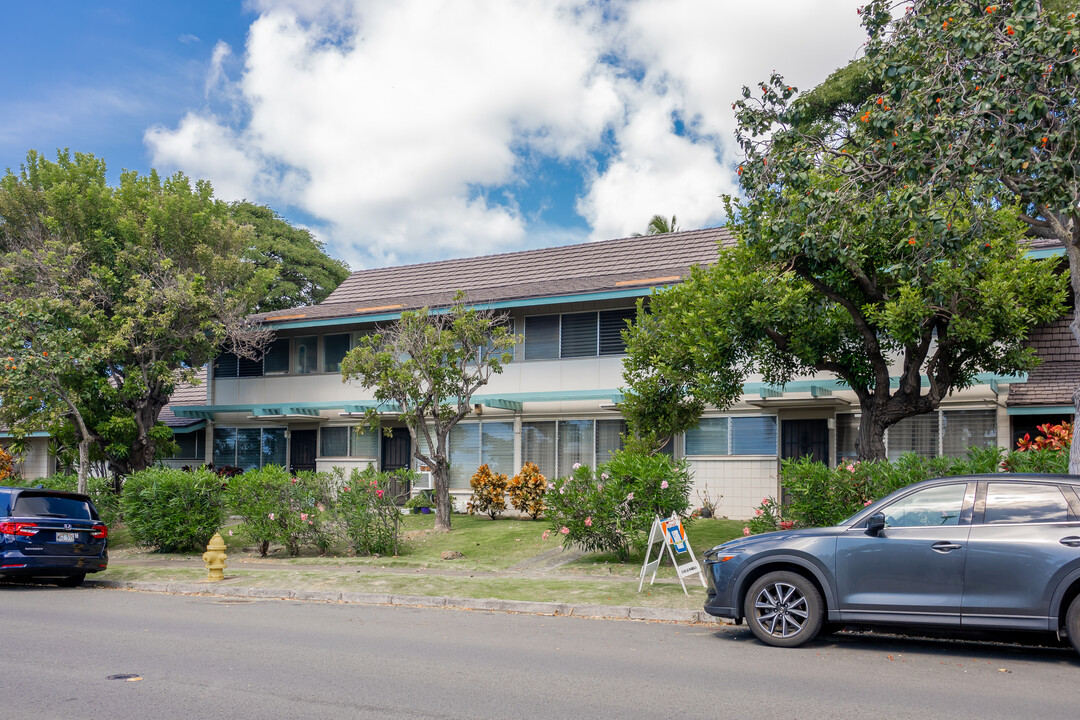 Waialae Gardens in Honolulu, HI - Building Photo