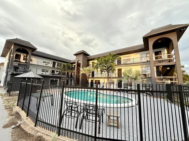 1100 NE 9th Ave in Fort Lauderdale, FL - Foto de edificio - Building Photo