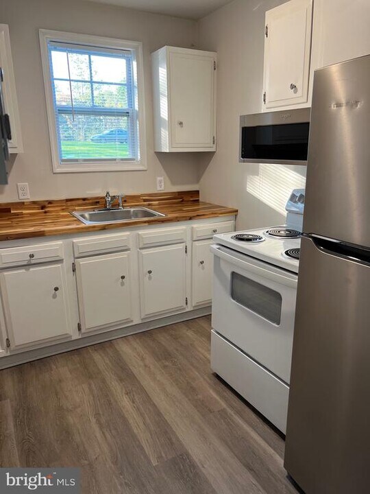132 Briarwood Cir in Berkeley Springs, WV - Building Photo