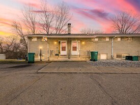 149 Huronview Ct in White Lake, MI - Building Photo