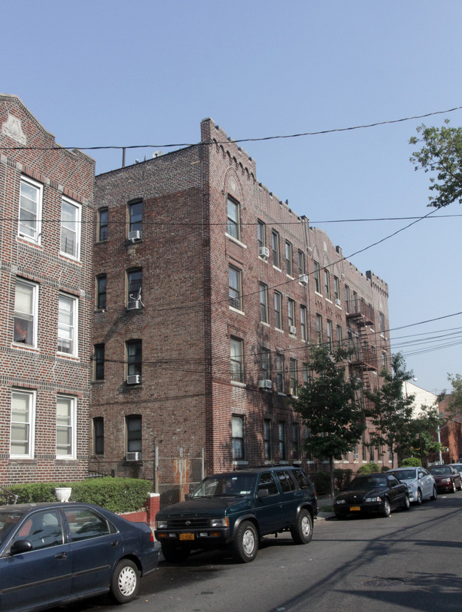 894 Winthrop St in Brooklyn, NY - Foto de edificio - Building Photo