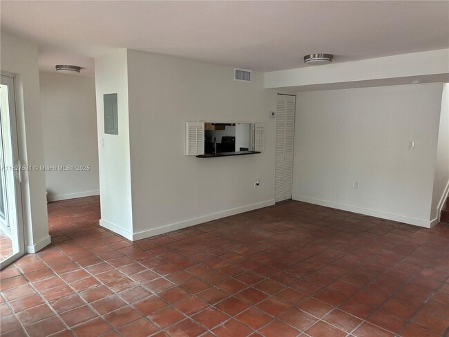 6800 SW 45th Ln in Miami, FL - Building Photo - Building Photo