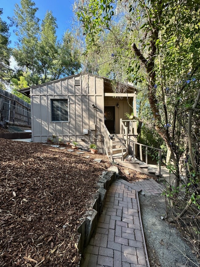 property at 4937 Topeka Dr