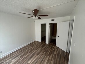 201 Santa Clara Dr in Naples, FL - Building Photo - Building Photo
