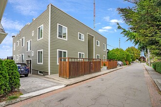 1415 1st Ave N Apartments in Seattle, WA - Building Photo - Building Photo