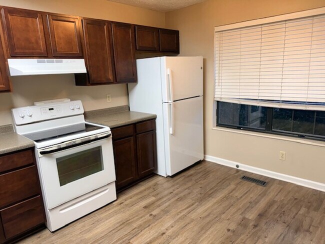 413 Bayberry Ct in Maryville, TN - Building Photo - Building Photo