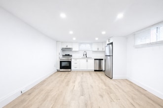 23 Augusta Ave in St Catharines, ON - Building Photo - Building Photo