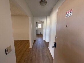 871 W Mayberry Ave in Hemet, CA - Building Photo - Building Photo