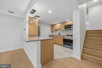 30 N Waterloo Rd in Devon, PA - Building Photo - Building Photo