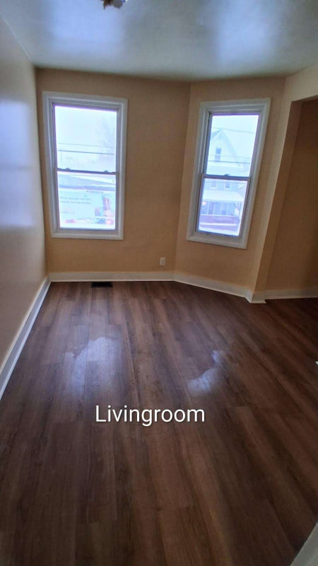 1602 Howard Ave in Utica, NY - Foto de edificio - Building Photo