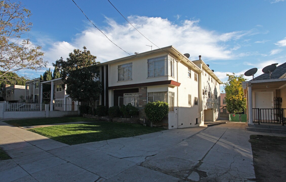 4818 Franklin Ave in Los Angeles, CA - Building Photo