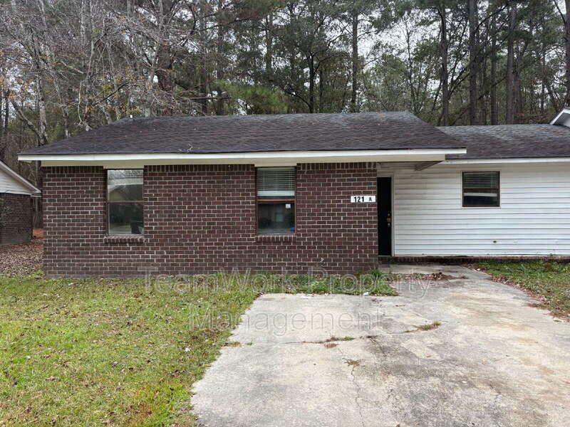 121 Canvasback Dr in Summerville, SC - Foto de edificio