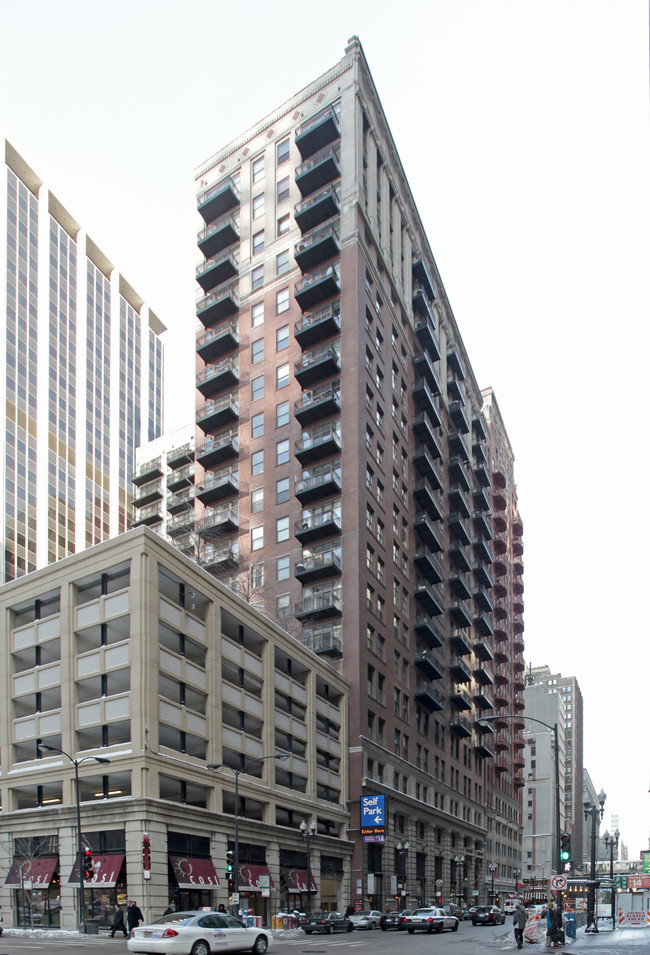 215 W Washington in Chicago, IL - Foto de edificio - Building Photo