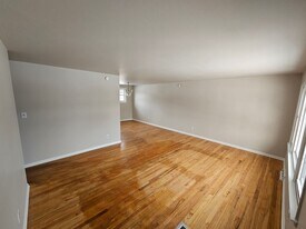 1317 Garfield Dr in Dover, DE - Building Photo