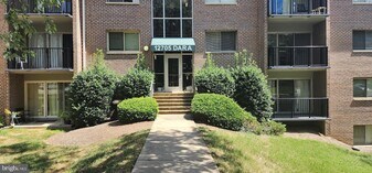 12705 Dara Dr, Unit T-2 in Woodbridge, VA - Building Photo