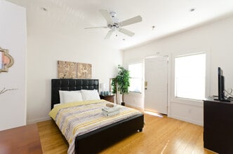 202 Bicknell Ave, Unit 5w in Santa Monica, CA - Foto de edificio - Building Photo