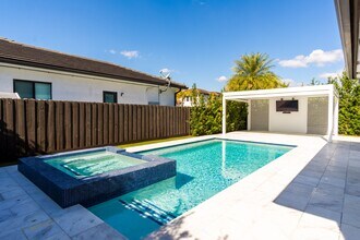 2030 SW 145th Ave in Miami, FL - Building Photo - Building Photo