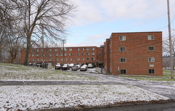 Crestview Apartments in Cleveland, OH - Building Photo - Building Photo