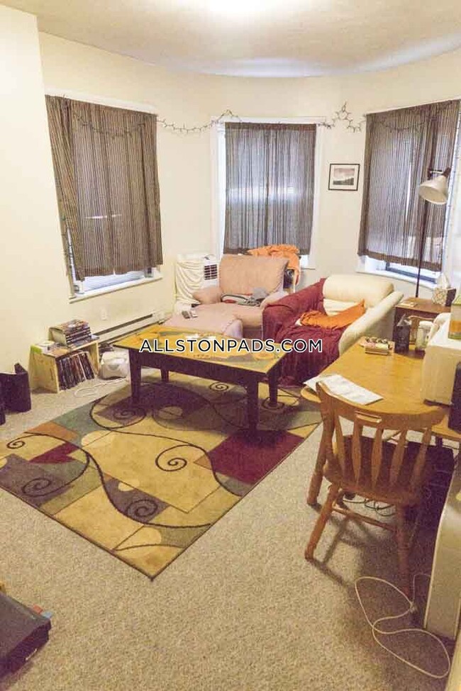 1283 Commonwealth Ave in Boston, MA - Building Photo - Building Photo