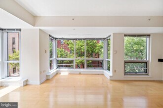1034 Spruce St in Philadelphia, PA - Building Photo - Building Photo