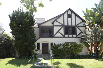 145 N Swall Dr in Beverly Hills, CA - Building Photo - Building Photo