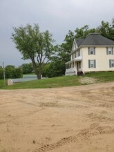 10326 Brattlie Rd in Mount Horeb, WI - Foto de edificio - Building Photo