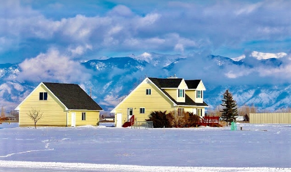 29 Rattler Rd in Belgrade, MT - Building Photo