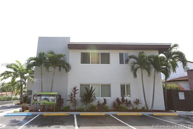 11900 N Bayshore Dr-Unit -6 in North Miami, FL - Building Photo