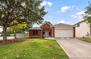 1611 Sunnycrest Cir in New Braunfels, TX - Building Photo