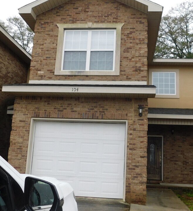 104 Eagle Landing in Enterprise, AL - Building Photo