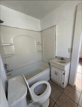 928 W Waggoner St in Decatur, IL - Building Photo - Building Photo