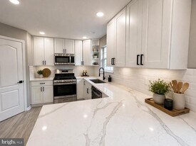 9016 Lake Largo Dr in Upper Marlboro, MD - Building Photo