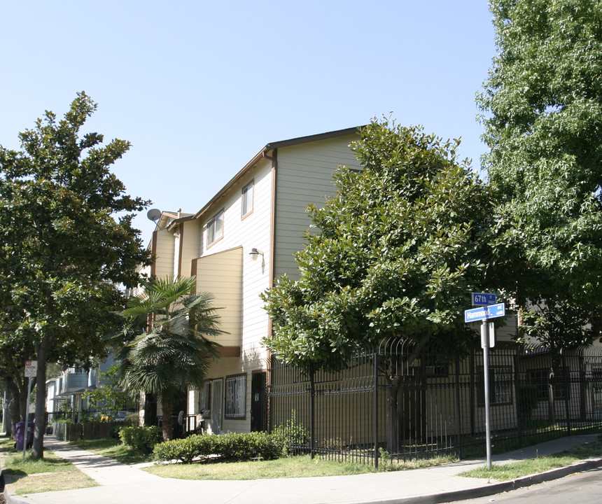 Hammond Apartments in Long Beach, CA - Building Photo