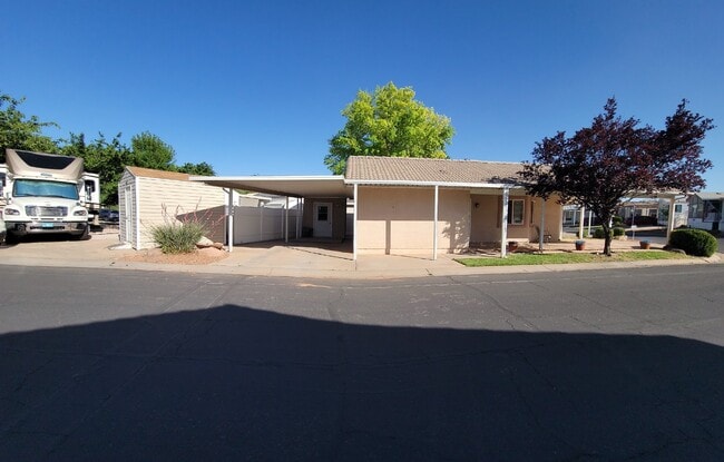 2990 E Riverside Dr in Saint George, UT - Building Photo - Building Photo