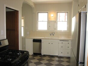 1922 N Hoover St, Unit 1922 in Los Angeles, CA - Building Photo - Building Photo
