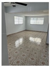 430 W 42nd St in Hialeah, FL - Building Photo - Building Photo