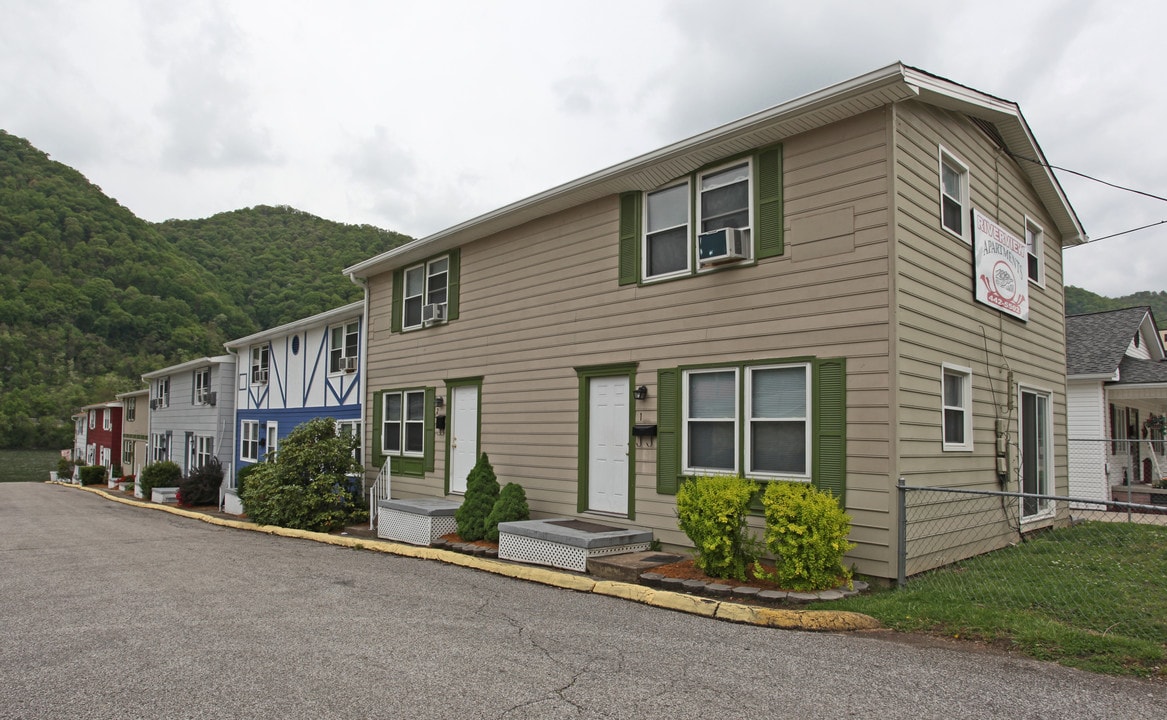 70 4th Ave in Montgomery, WV - Foto de edificio