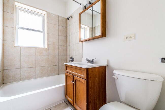 8155 S Maryland 836-42 E 82nd Chicago, IL 60619 in Chicago, IL - Building Photo - Building Photo