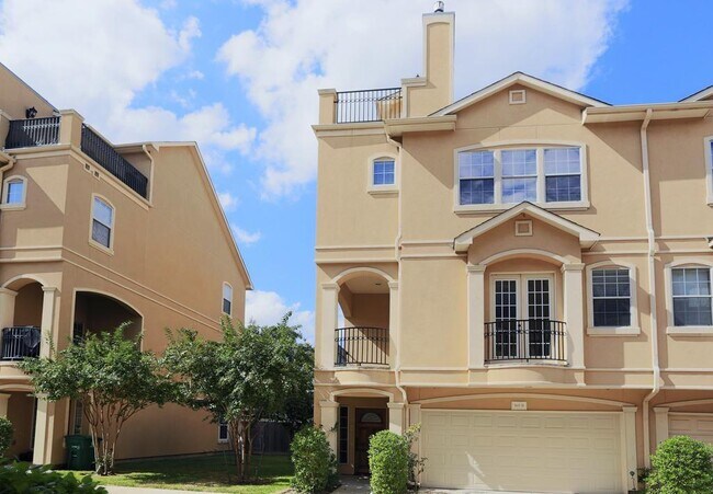 5615 Winsome Ln in Houston, TX - Building Photo - Building Photo