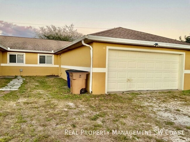127 John Ave S in Lehigh Acres, FL - Building Photo - Building Photo