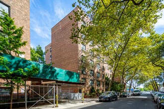 285 E 35th St in Brooklyn, NY - Building Photo - Building Photo