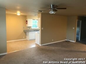 1403 Loma Alto Rd in San Antonio, TX - Building Photo - Building Photo