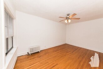 639 W Cornelia Ave, Unit #  02S in Chicago, IL - Foto de edificio - Building Photo