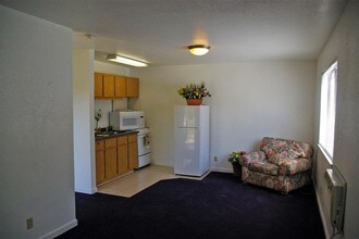 Corning West Apartments in Corning, CA - Foto de edificio - Other