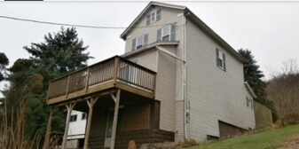 76 Jackson St in Johnstown, PA - Building Photo