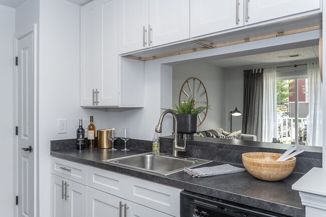 Galbraith Pointe Apartments and Townhomes